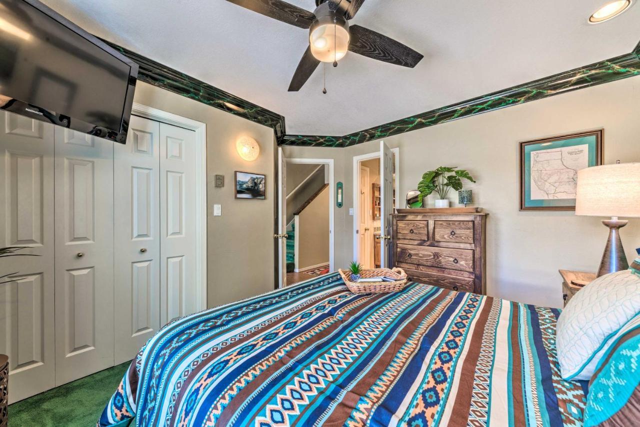 Eclectic Home With Deck 4 Miles To Ski Cloudcroft! Exterior photo